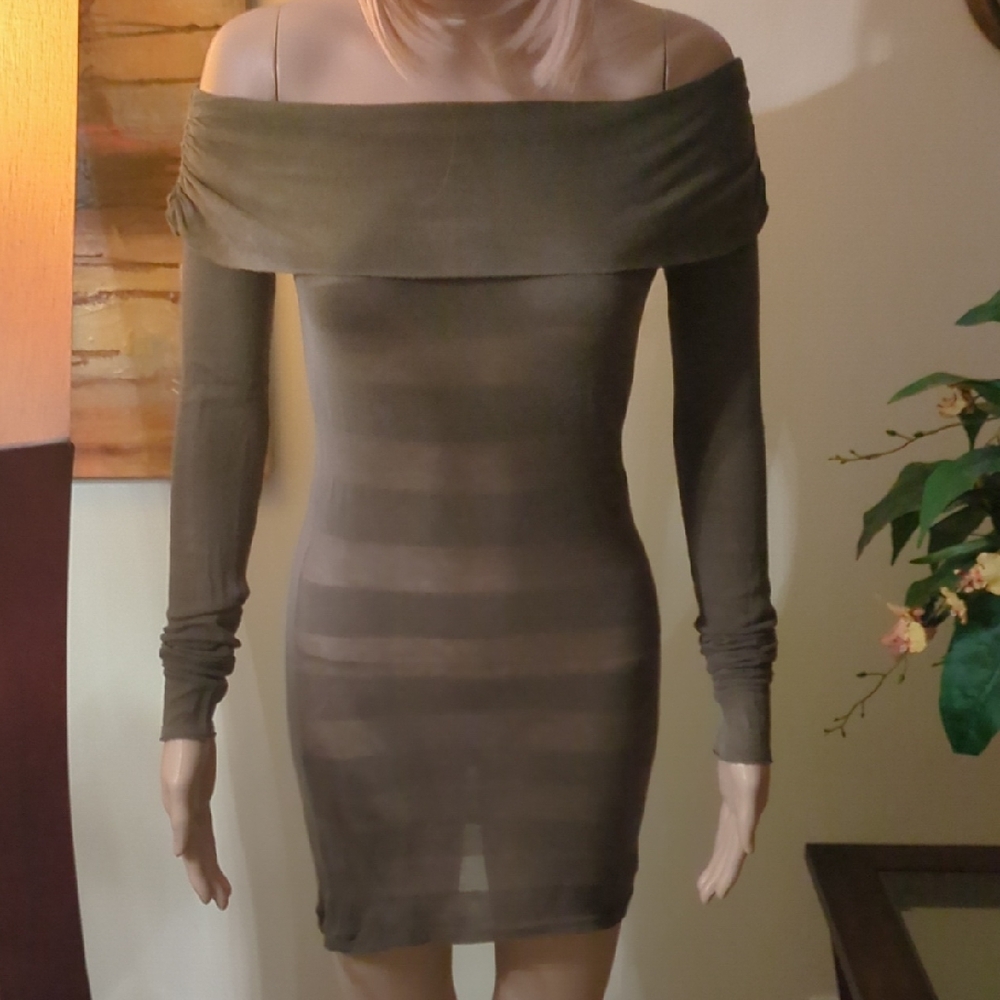 hinge Olive Off-Shoulder Long Sleeve Bodycoн